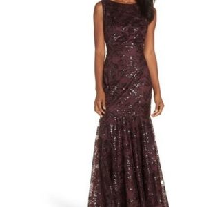 NWT $348 Vince Camuto mermaid lace sequins embellished gown